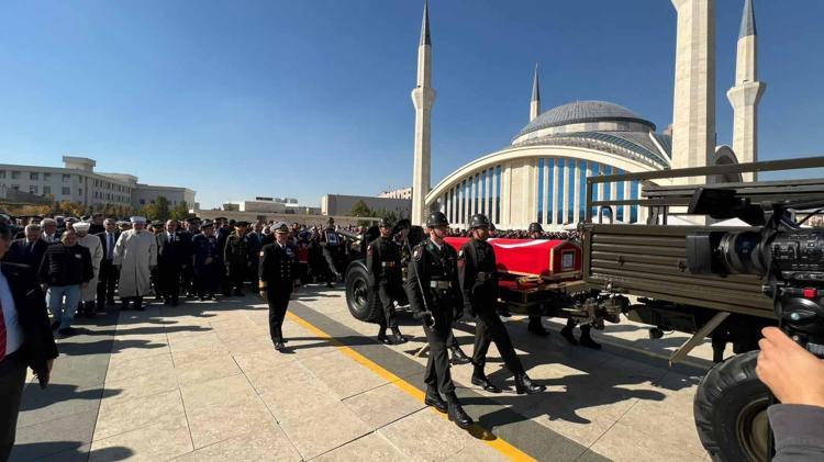Ankara'da kazada şehit olan Albay Gökgöz, son yolculuğuna uğurlandı