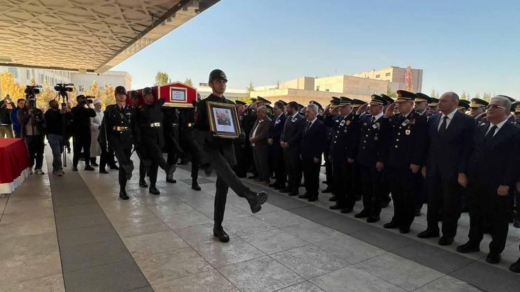 Ankara'da kazada şehit olan Albay Gökgöz, son yolculuğuna uğurlandı