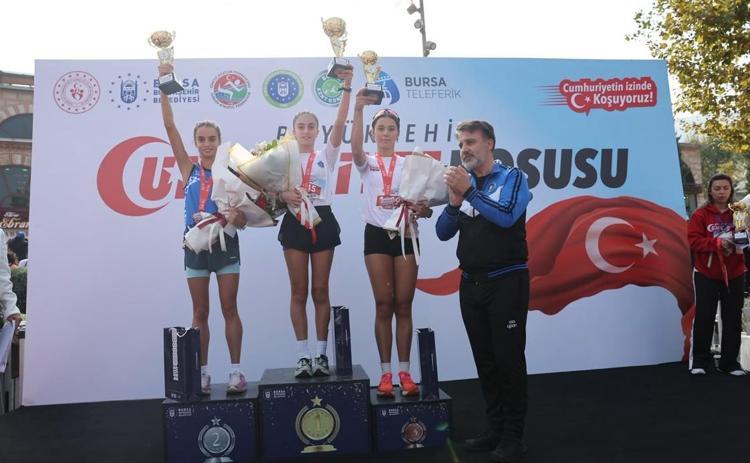 Binlerce Bursalı Cumhuriyet için koştu