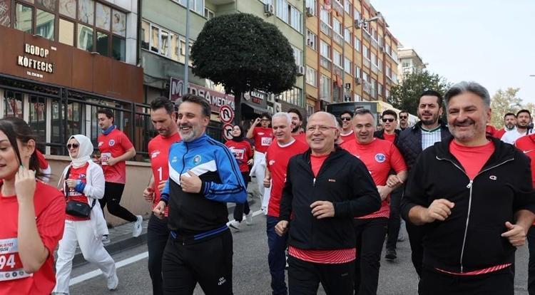 Binlerce Bursalı Cumhuriyet için koştu
