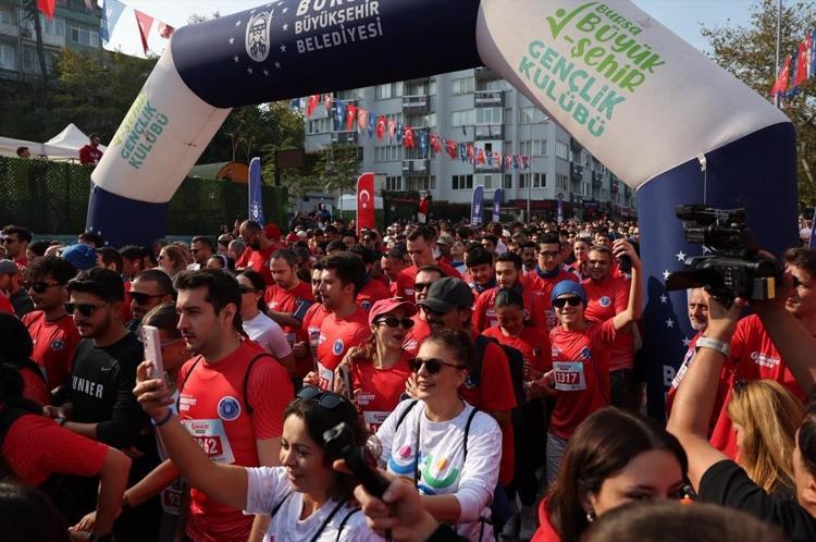 Binlerce Bursalı Cumhuriyet için koştu
