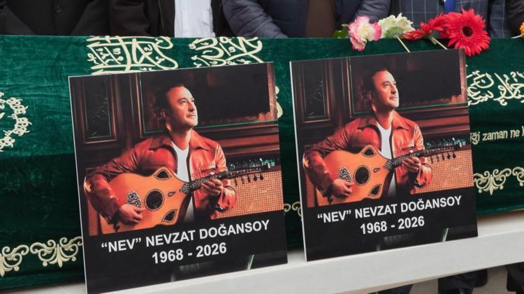 Şarkıcı Nev son yolculuğuna uğurlandı