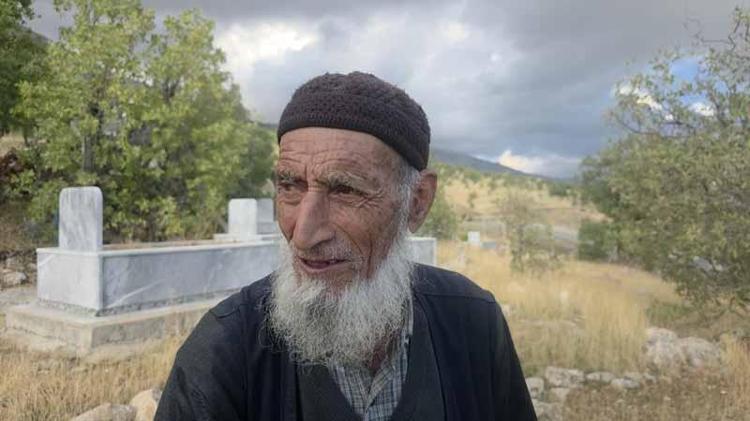 Eşi ve kendisi için mezar kazdırdı