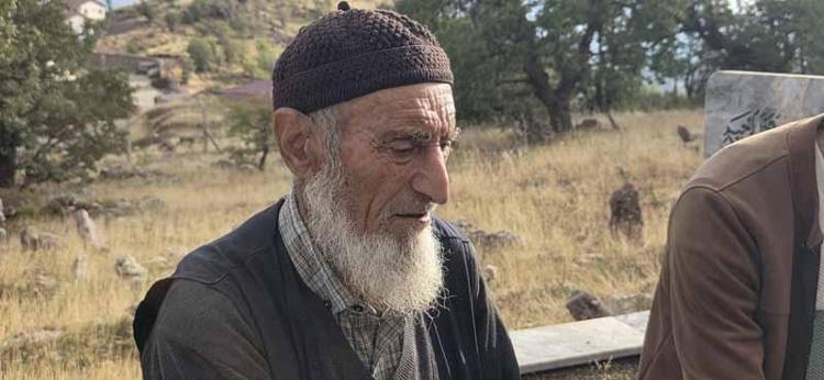 Eşi ve kendisi için mezar kazdırdı