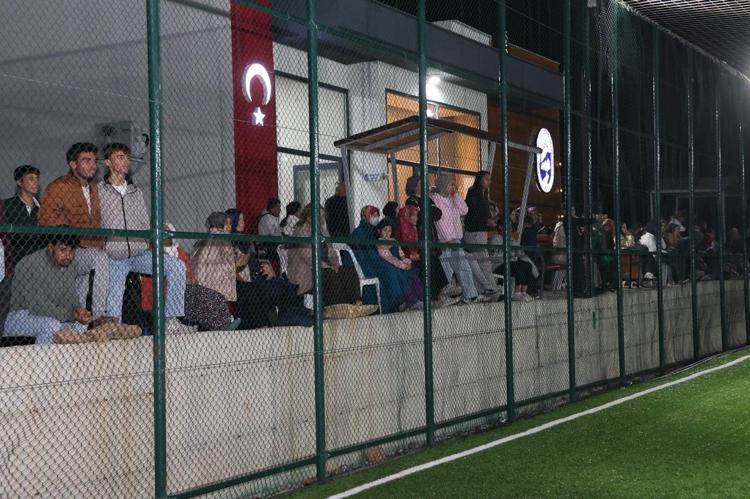 Kadınlar halı sahada Cumhuriyet coşkusunu yaşadı