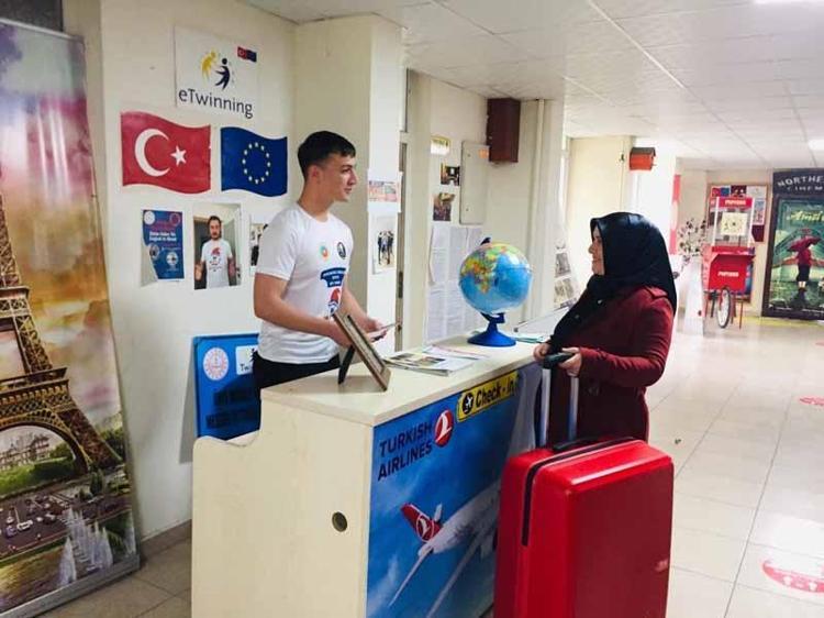 İngilizceyi sokağa taşıyan öğretmen Avrupa birincisi oldu