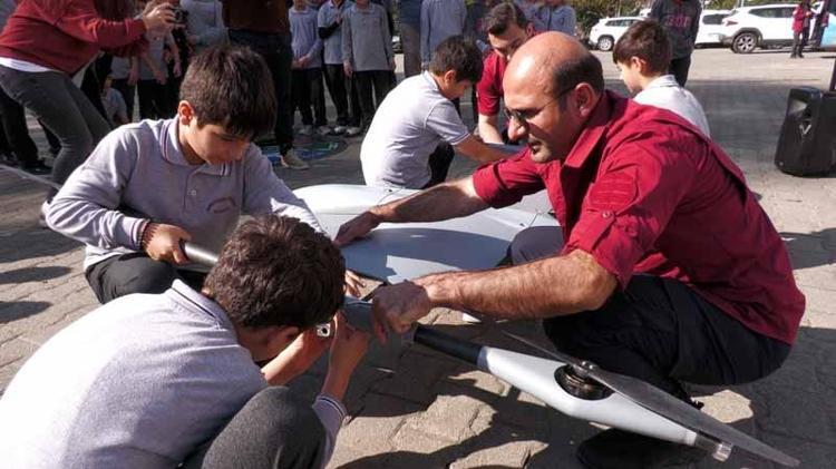 İnsansız hava aracı BAHA, Rize'de öğrencilerle buluştu