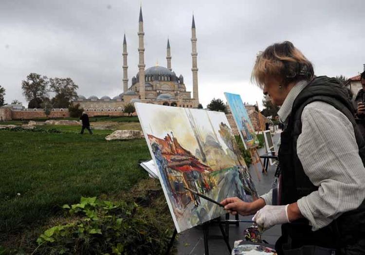 Balkan ülkelerinden 24 ressam, Selimiye Camisi’ni tuvallerine taşıdı