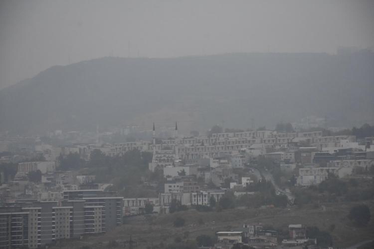 İzmir'i sis bulutu kapladı