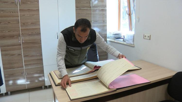 DNA örnekleri alınan atlara, mikroçip ile kimlik numarası verilip, nüfus kayıtları tutuluyor