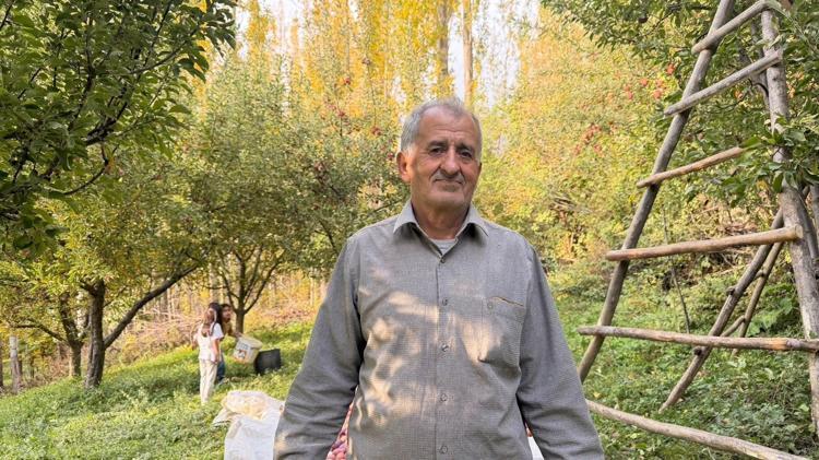 Devlet desteğiyle kurduğu bahçede 15 yıldır elma üretiyor