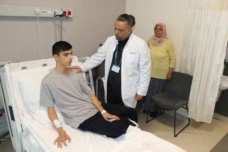 Samsun’da 17 yaşındaki hastanın göğsü ameliyatla düzeltildi