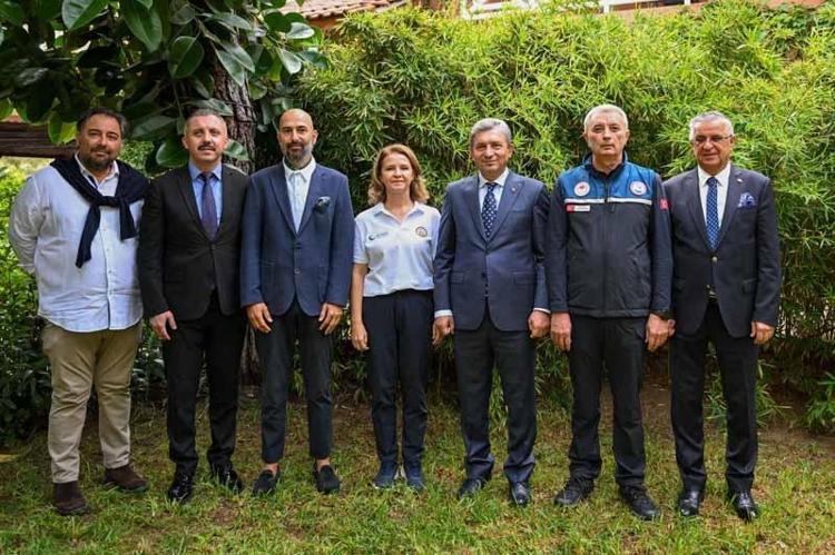 Antalya Valisi Şahin: Denizaltı yaşamını yeniden ihya edeceğiz