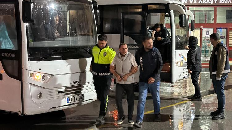Hesaplarında 14 milyar lira işlem hacmi olan yasa dışı bahis şüphelilerine operasyonda 62 tutuklama