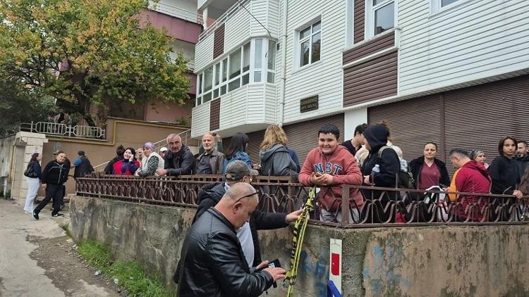 Zonguldak’ta riskli apartmanın yıkımı başladı