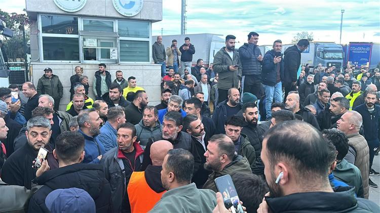 TIR şoförleri, Schengen vizesi sürecinde yaşadıkları sorunları dile getirmek için kontak kapattı