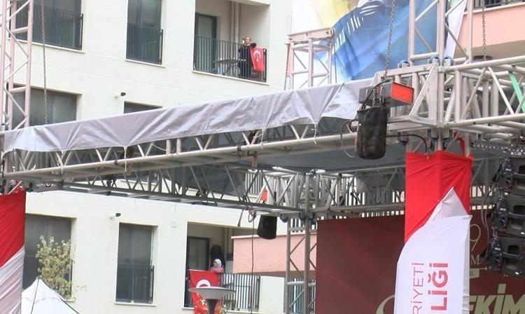 Depremle sessizliğe bürünen Atatürk Caddesi'nde 3 yıl sonra 29 Ekim coşkusu