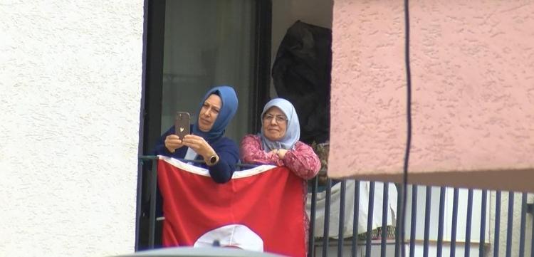 Depremle sessizliğe bürünen Atatürk Caddesi'nde 3 yıl sonra 29 Ekim coşkusu