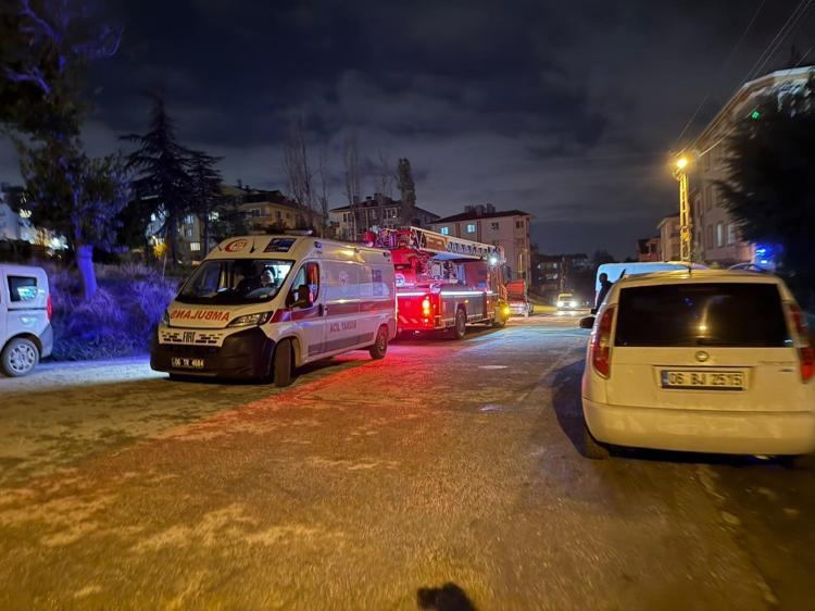 Ankara'da bir evde doğalgaz patlaması sonucu yangın çıktı