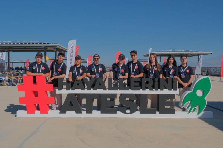 Efsanevi kuş 'Semrük'ün ismini verdikleri roketle TEKNOFEST'in tavan puanını aştılar