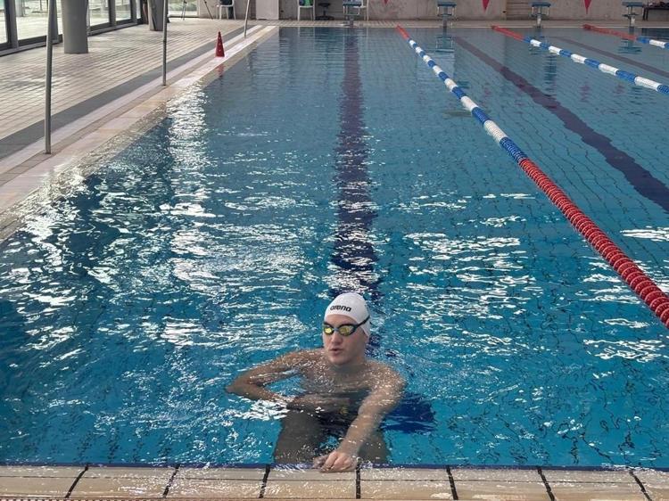 Kemik tümörünü yenen milli yüzücüden, 42 Türkiye rekoru