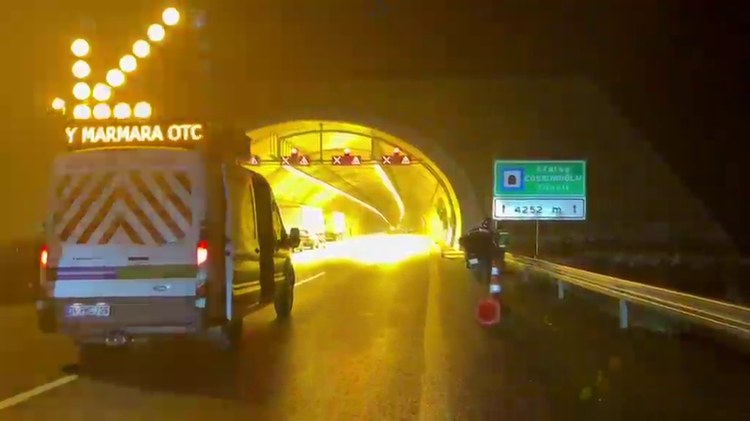 Kuzey Marmara Otoyolu'nda tünelde TIR yangını