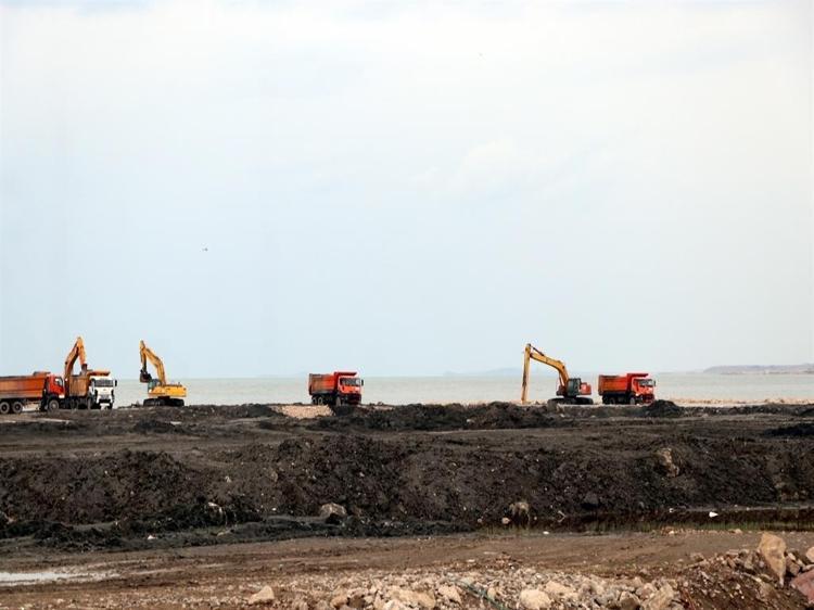 Van Gölü’nden 2 milyon 385 bin metreküp dip çamuru çıkarıldı