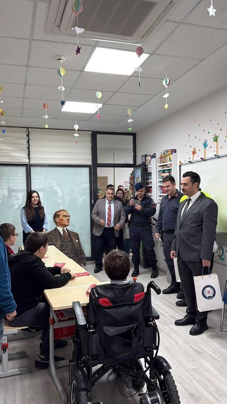 DMD'li Muhammet’in ekip araçlarıyla şehir turu hayali, Vali Ergün’ün talimatıyla gerçek oldu