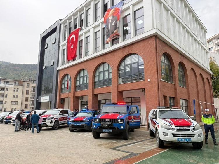 DMD'li Muhammet’in ekip araçlarıyla şehir turu hayali, Vali Ergün’ün talimatıyla gerçek oldu