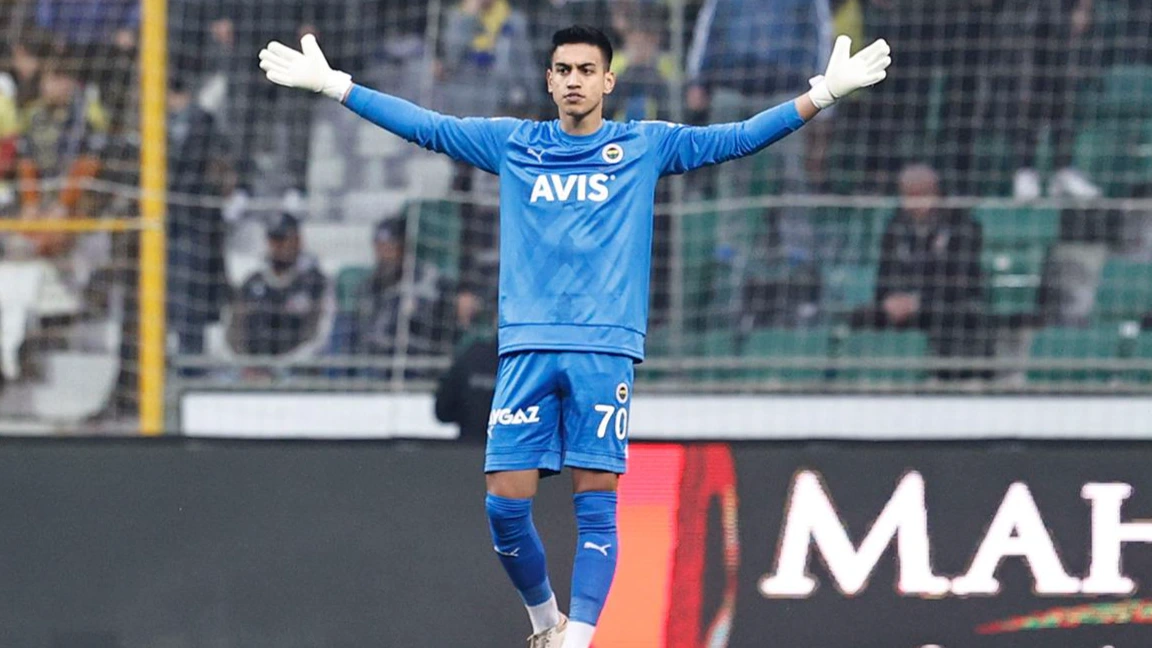 FENERBAHÇE'DE YAPRAK DÖKÜMÜ, AYRILIĞI RESMİLEŞTİ