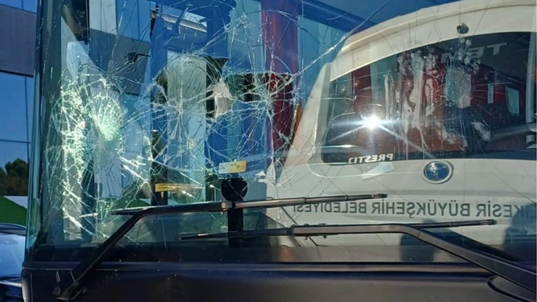 İzmir'de maç sonrası taraftar kavgası İZBAN'a sıçradı