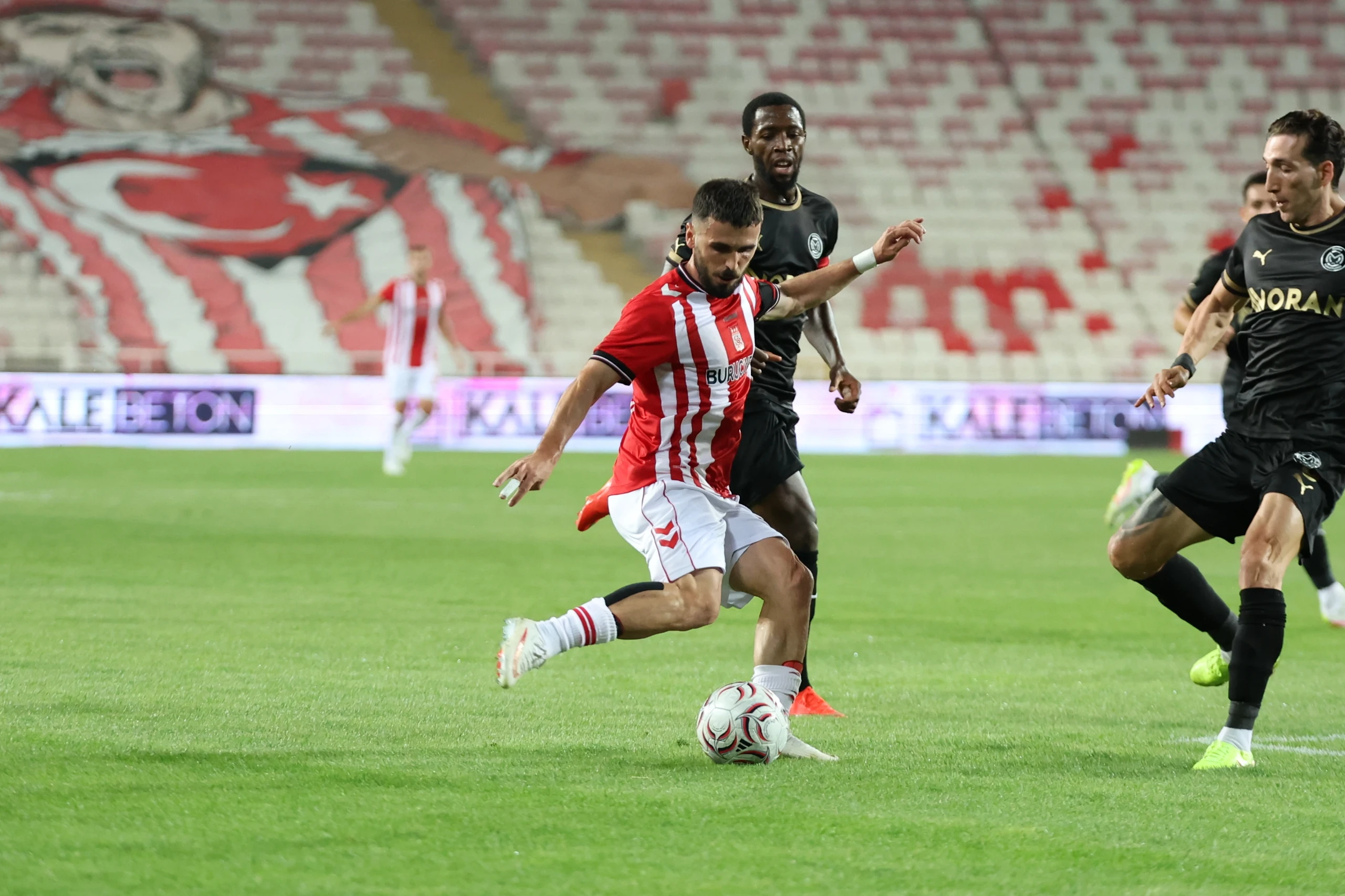 SİVASSPOR İLE MANİSA FK YENİŞEMEDİ: 2-2